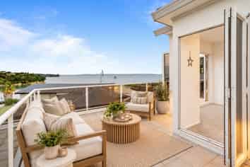 1019A Whangaparaoa Road, Manly