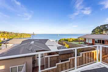 1019A Whangaparaoa Road, Manly