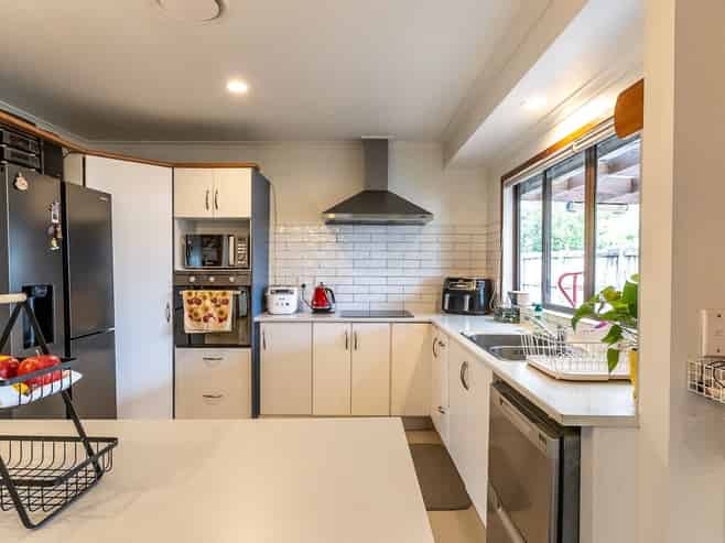 1 Melfort Place , Grandview Heights