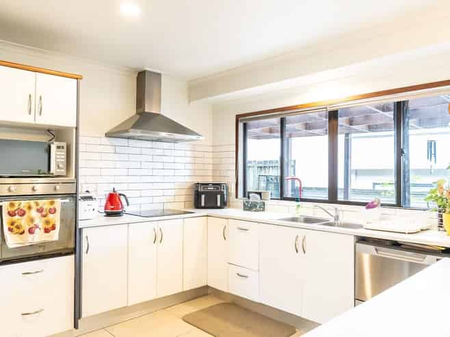 1 Melfort Place , Grandview Heights