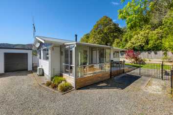 1/105 Main Road, Havelock