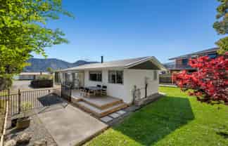 1/105 Main Road, Havelock