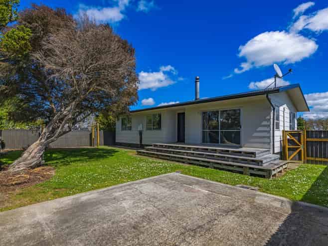 52A Somerset Crescent, Highbury