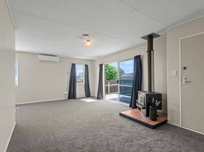 52A Somerset Crescent, Highbury