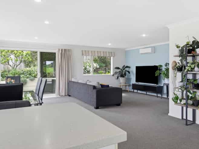 298 Ballintoy Park Drive, Welcome Bay