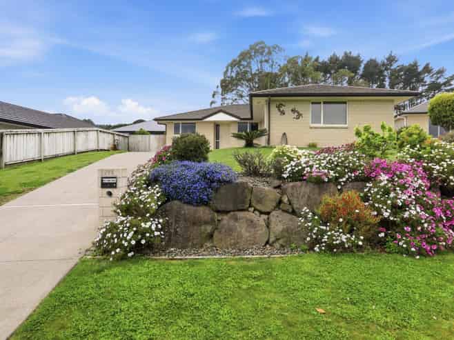 298 Ballintoy Park Drive, Welcome Bay