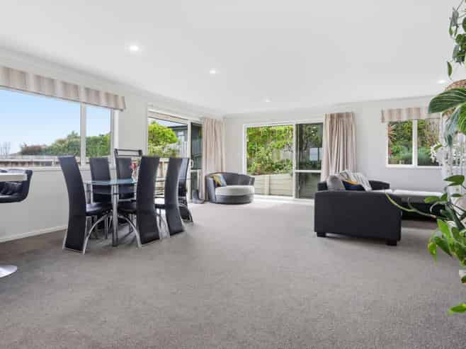 298 Ballintoy Park Drive, Welcome Bay