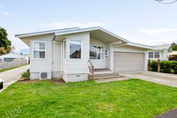 6 Forth Crescent, Glenview