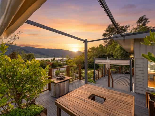 1692 Queen Charlotte Drive, Linkwater
