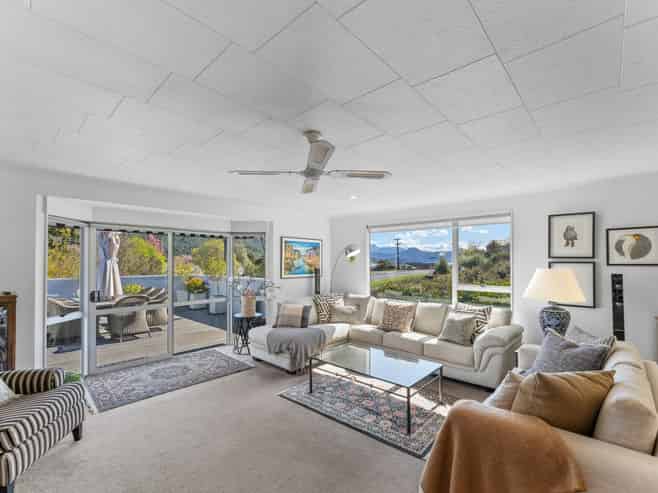 38 Moana View Road, Waikawa