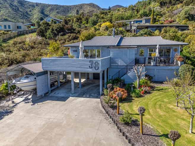 38 Moana View Road, Waikawa