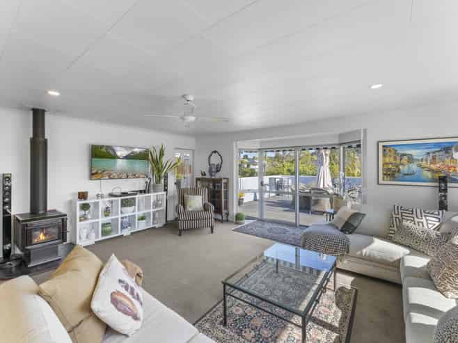 38 Moana View Road, Waikawa