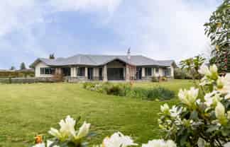 566 Lyndhurst Road, Frimley