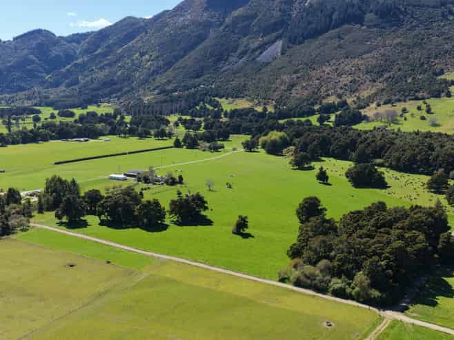 574 East Takaka Road, East Takaka