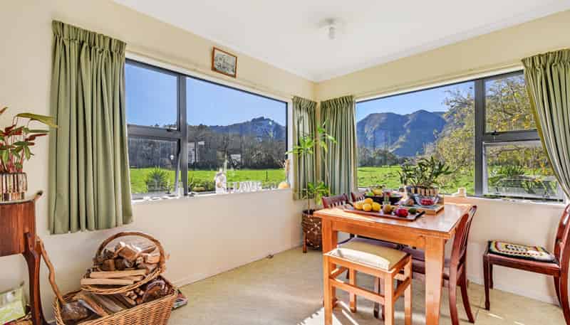 84 Loop Road, East Takaka