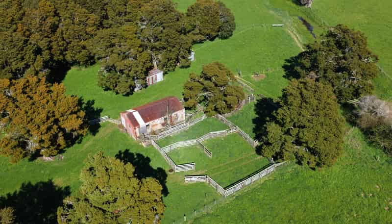 84 Loop Road, East Takaka