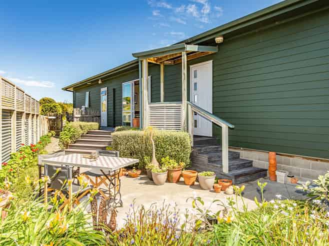 22 Longbeach Drive, Castlecliff
