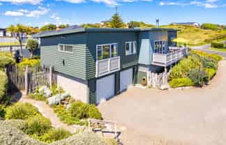 22 Longbeach Drive, Castlecliff