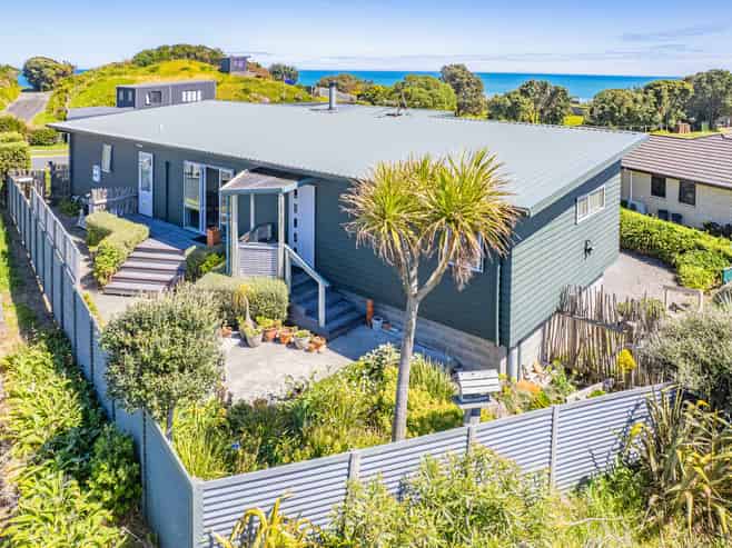 22 Longbeach Drive, Castlecliff