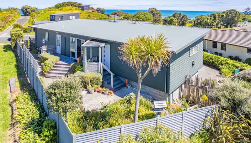 22 Longbeach Drive, Castlecliff