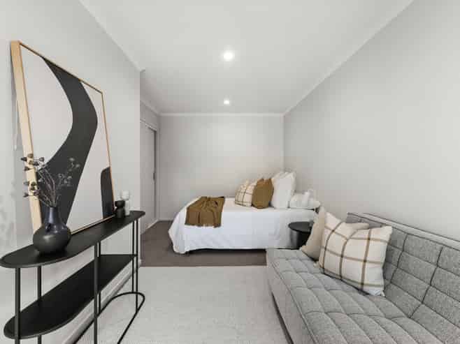 14 Priestley Road, Bluff Hill