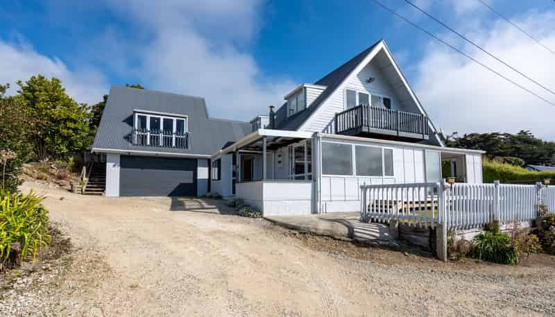 28-30 Haven Street, Moeraki