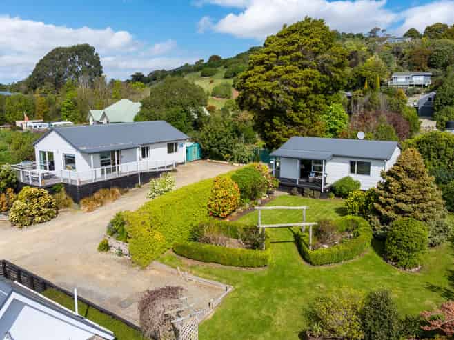 28-30 Haven Street, Moeraki