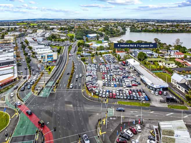 Prominent Panmure corner site with holding income