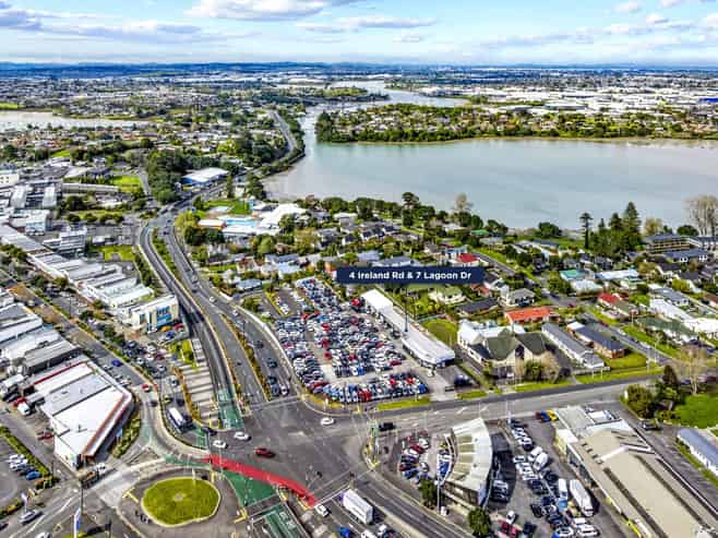 Prominent Panmure corner site with holding income