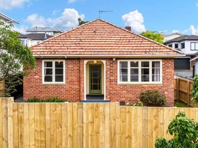 5 Mons Avenue, Mount Roskill