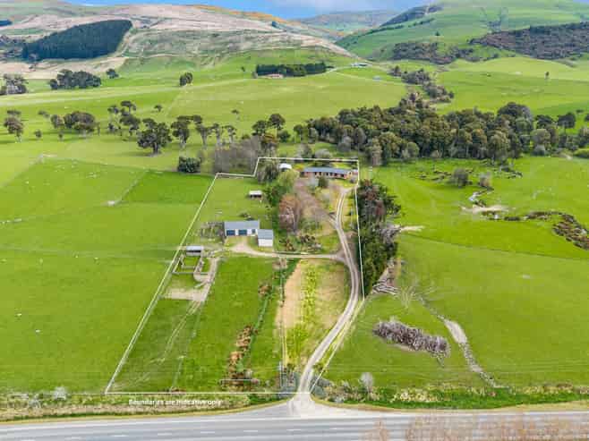 3660 Waipahi Highway, Wairuna