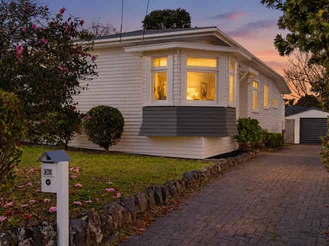 15 Chatham Avenue, Mount Albert