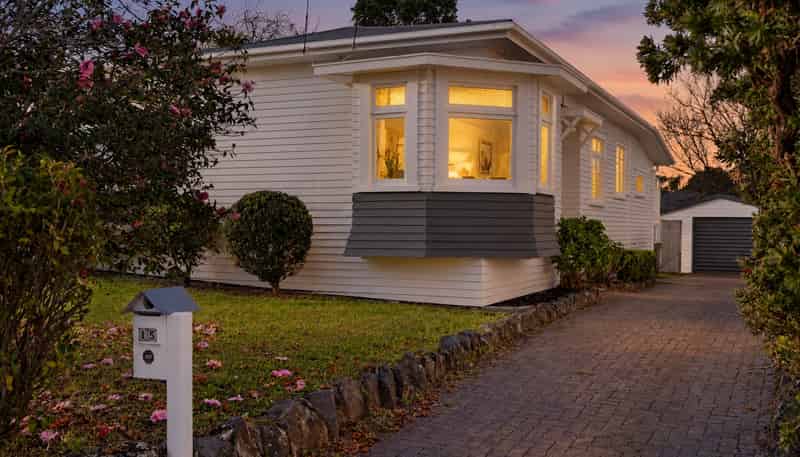 15 Chatham Avenue, Mount Albert