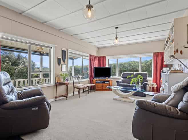 7 Nash Parade, Foxton Beach