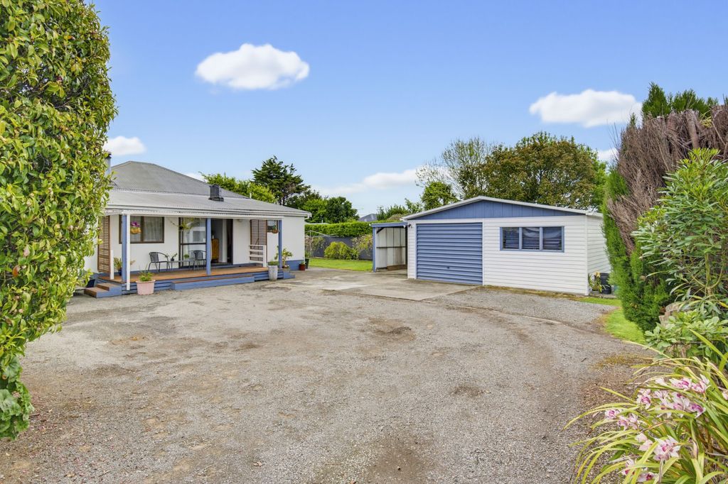 Old-School Charm with Room to Spread Out! 1