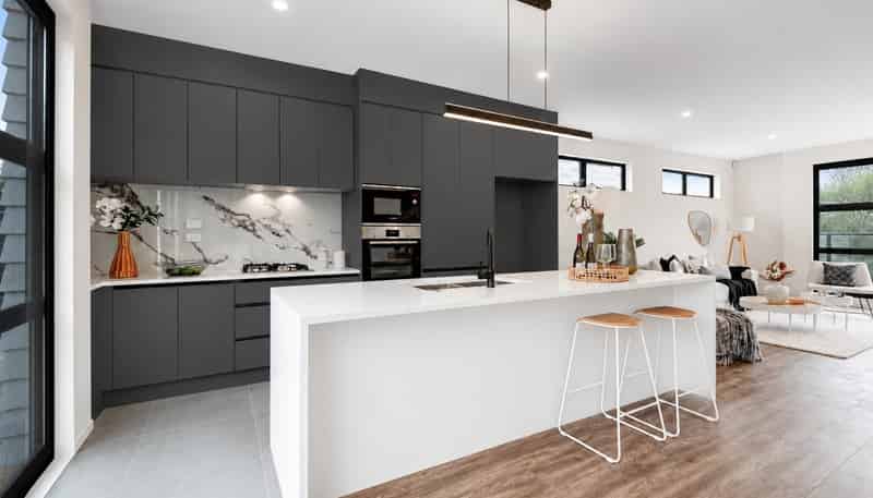 8 Pleasant Way, Matakatia