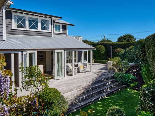 2 Tawa Street, Eastbourne