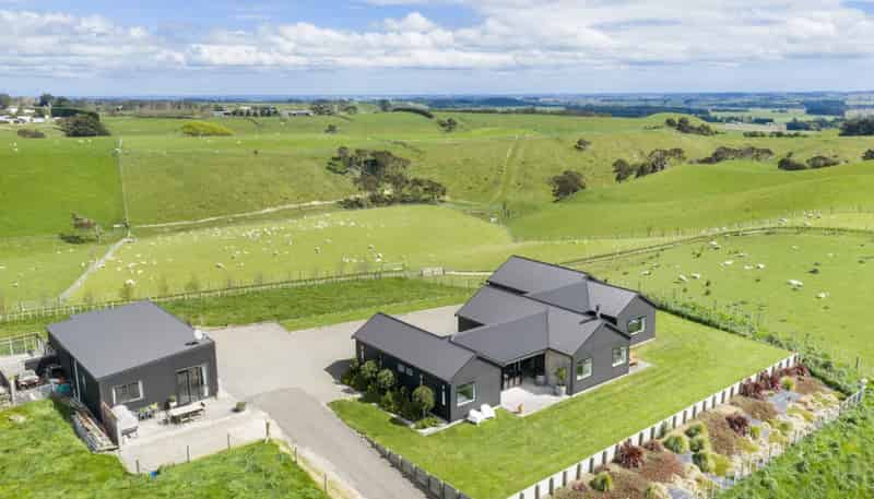 51 View Road, Halcombe