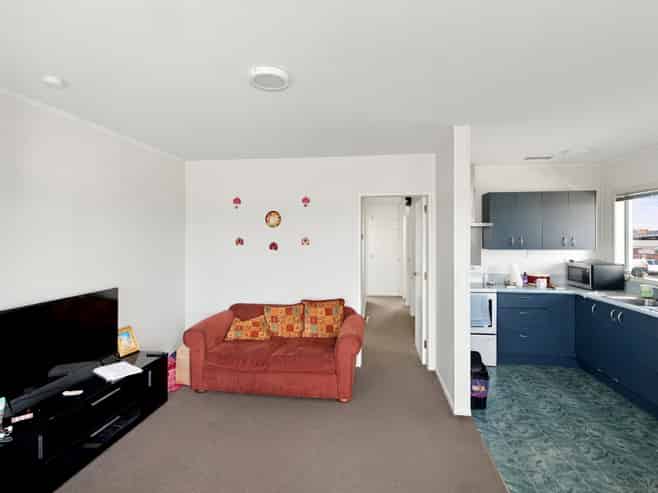 1-5/2 Douglas Street, Lincoln