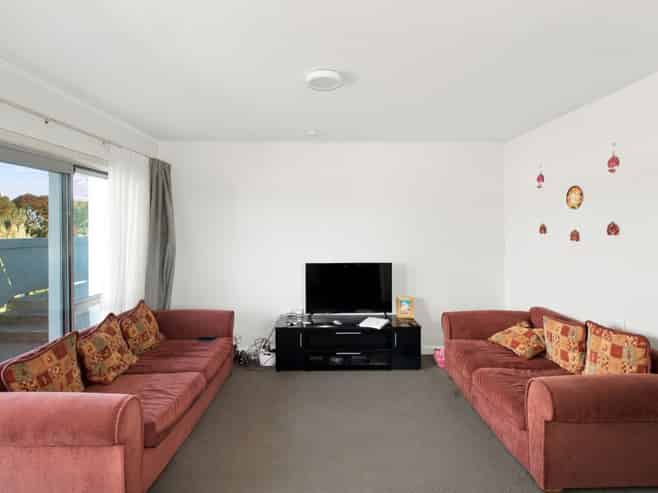 1-5/2 Douglas Street, Lincoln