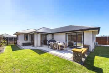 27 Minerva Crescent, Woodend