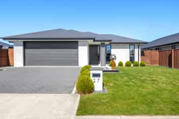 27 Minerva Crescent, Woodend