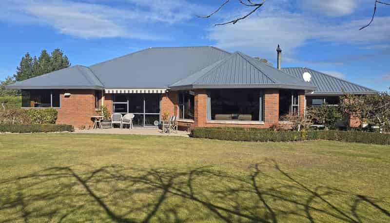 275 Homestead Road, Weston
