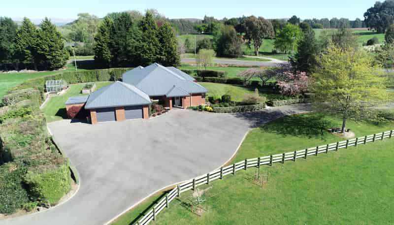 275 Homestead Road, Weston
