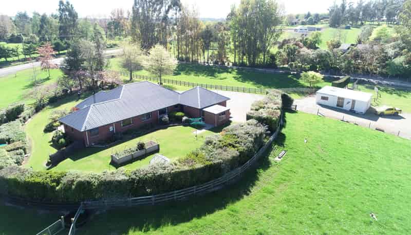 275 Homestead Road, Weston