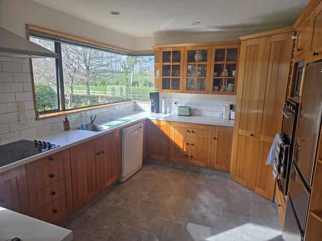 275 Homestead Road, Weston
