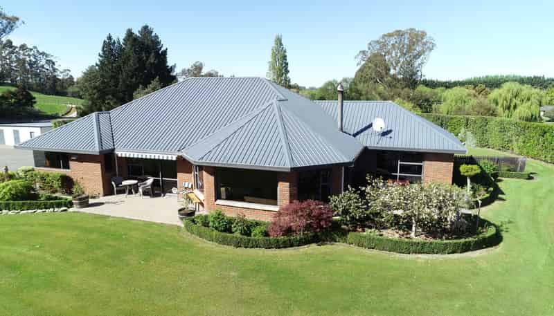 275 Homestead Road, Weston
