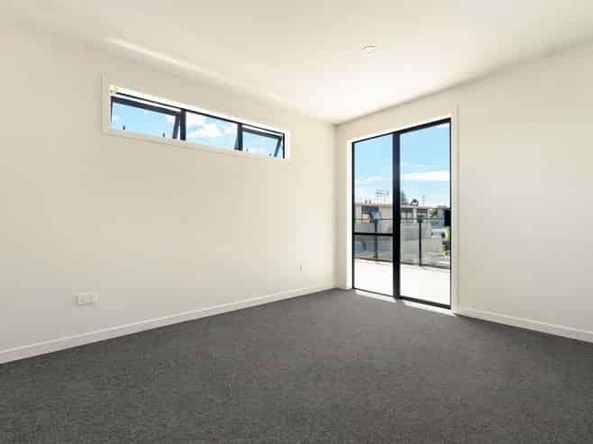 127A Fourteenth Avenue, Avenues