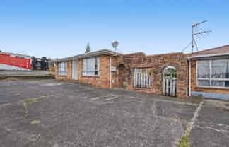 2/2 Browns Road, Manurewa