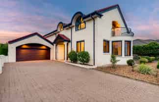 15 Chateau Drive, Burnside